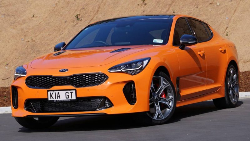 Оранжевая Киа Рио 4 ДТП