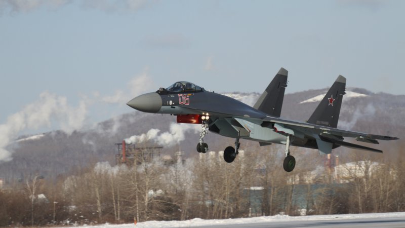 Истребитель сухого "Су-35"
