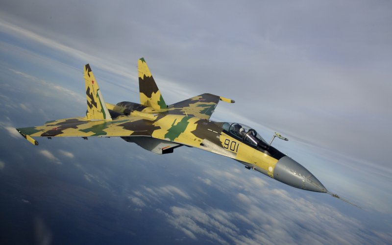 Истребитель Су-35