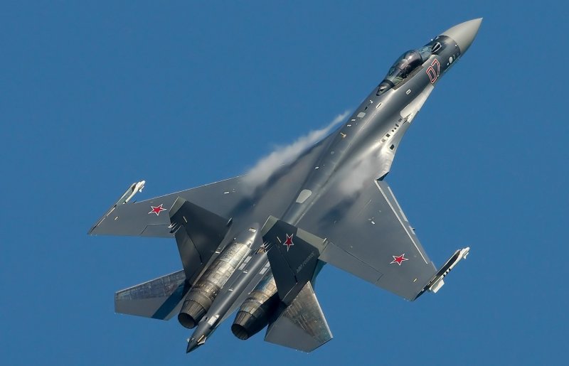 Истребитель Су-35