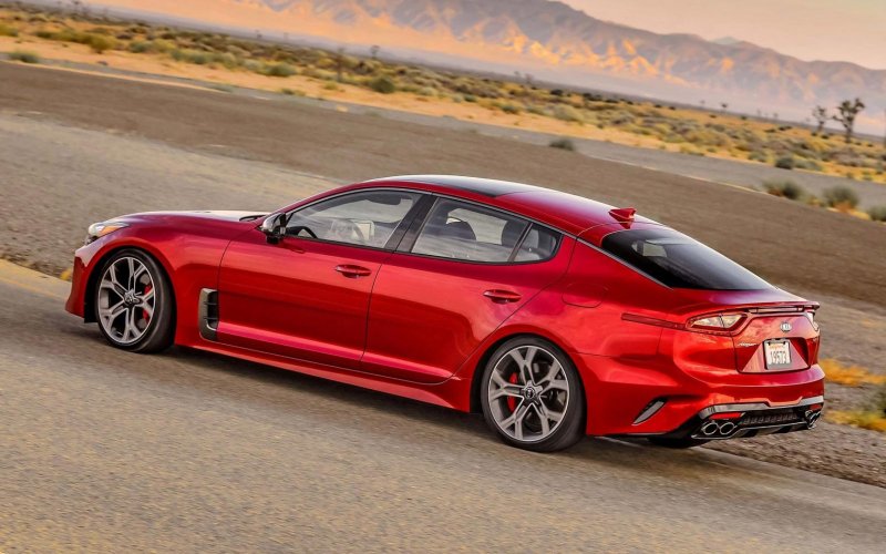 Kia Stinger 2018 купе