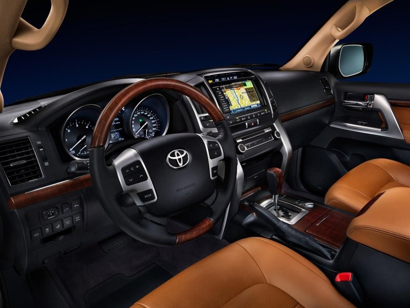 Toyota Land Cruiser 200 Brownstone 2014