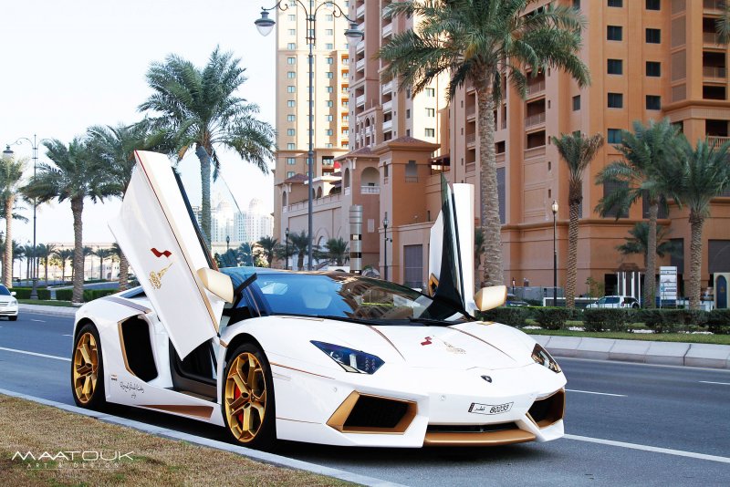 Lamborghini Aventador lp700-4 Золотая
