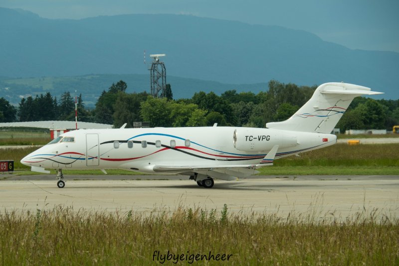 Challenger 300 катер