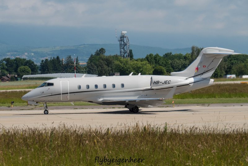 Самолет cl300 Туркменистан