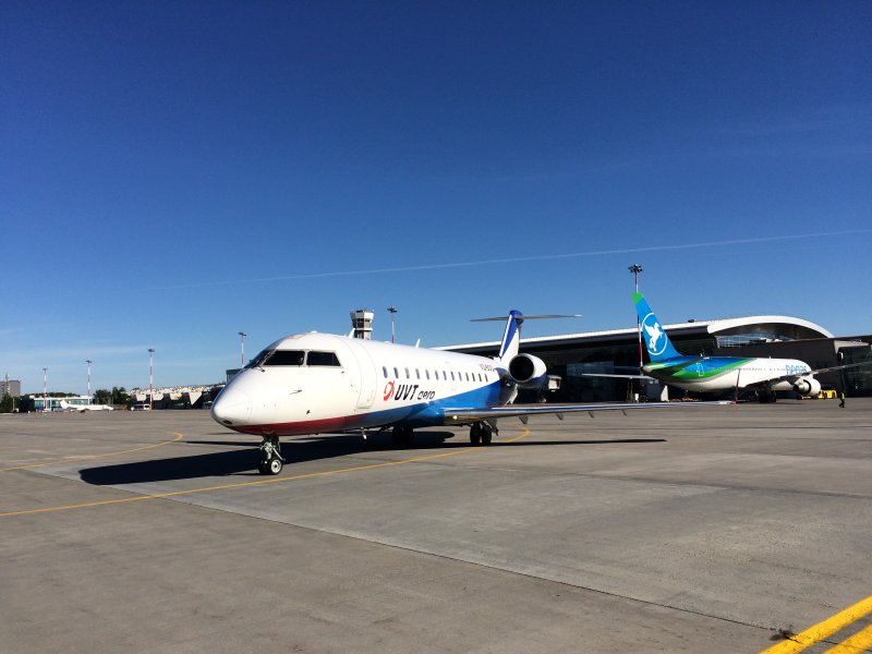 Самолет приземляется