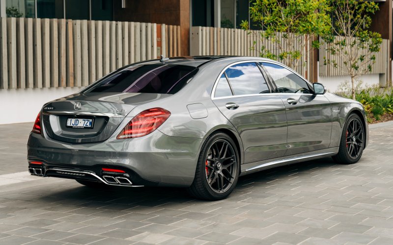 Mercedes Benz s63 AMG
