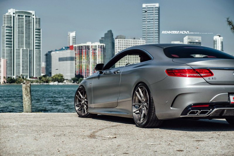 Mercedes Benz s63 Coupe