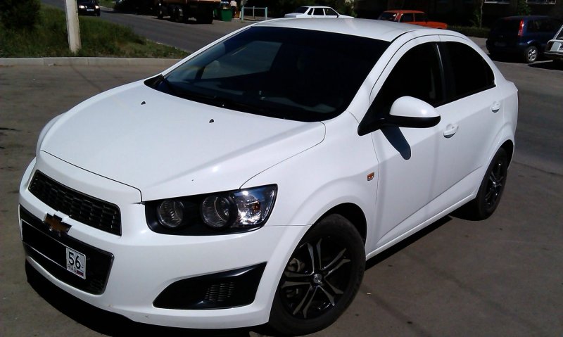 Chevrolet Aveo 2012 белая