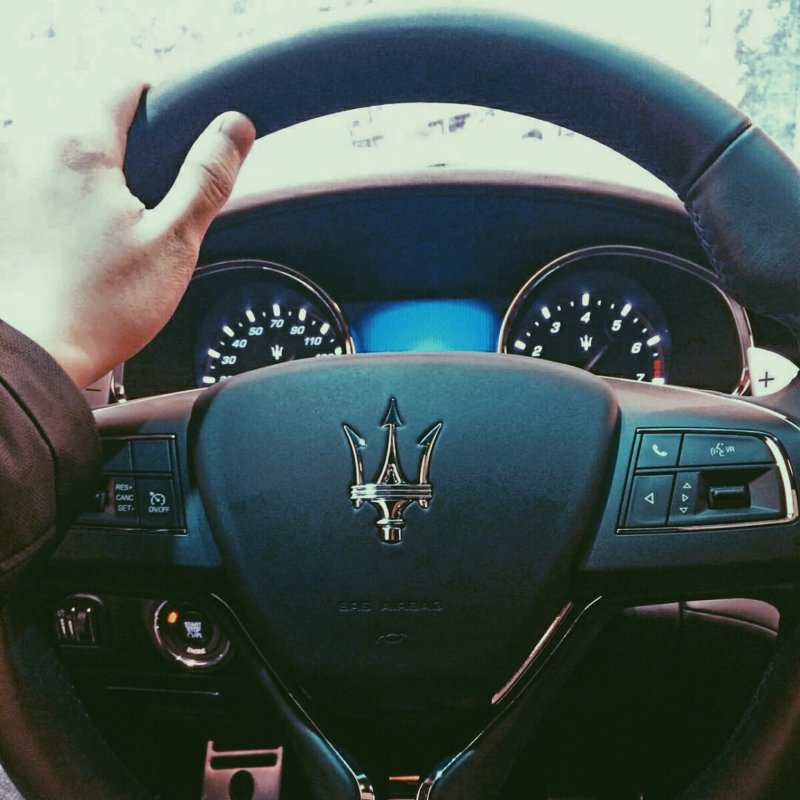Maserati GRANTURISMO S руль
