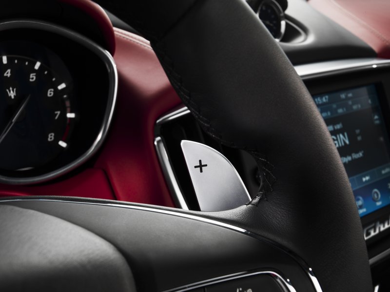 Maserati GRANTURISMO S руль