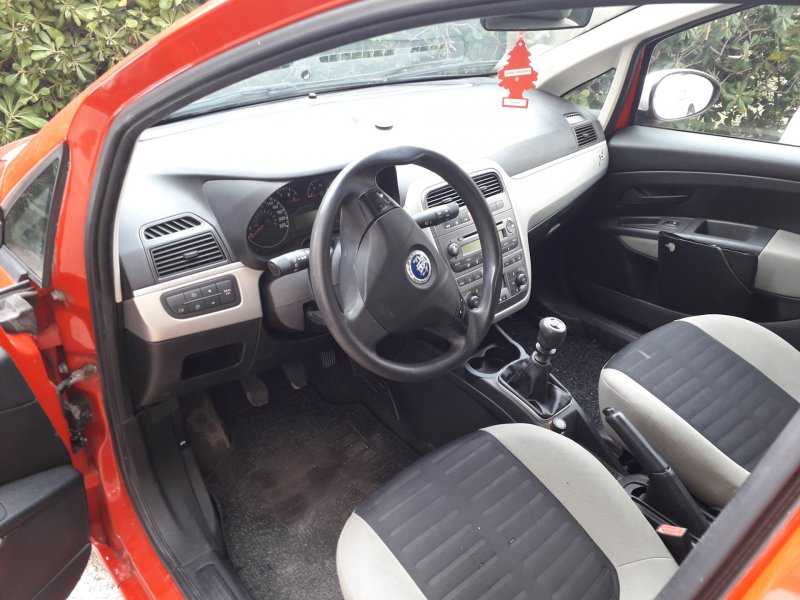 Fiat grande punto салон