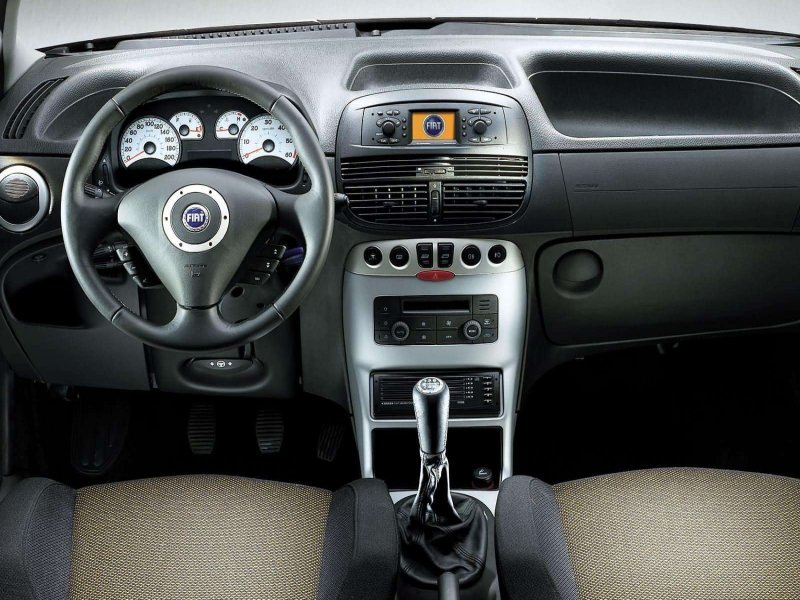 Fiat grande punto 2008 салон