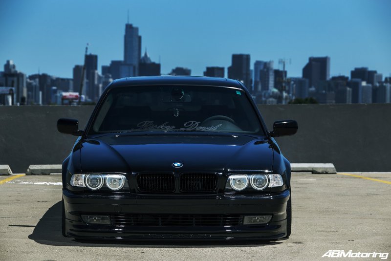 BMW e38 черная