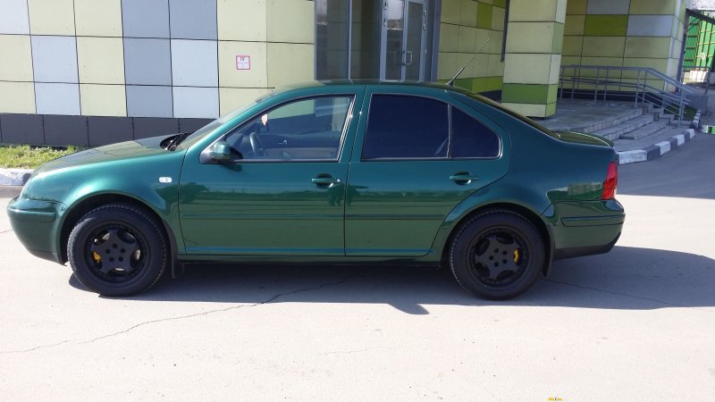 Фольксваген Бора 1-6 МТ 1999 Г