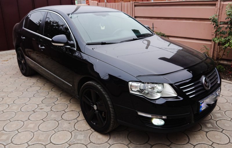 VW Passat b6 2.0 FSI черный седан
