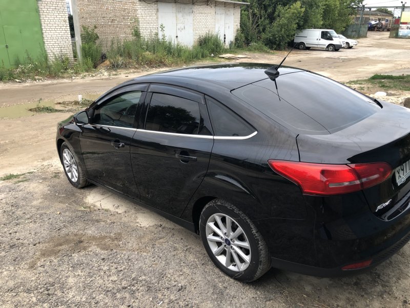 Ford Focus 3 седан черный тонированный