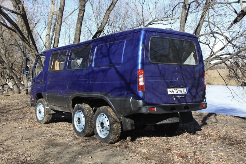 Шестиколесный вездеход бурка