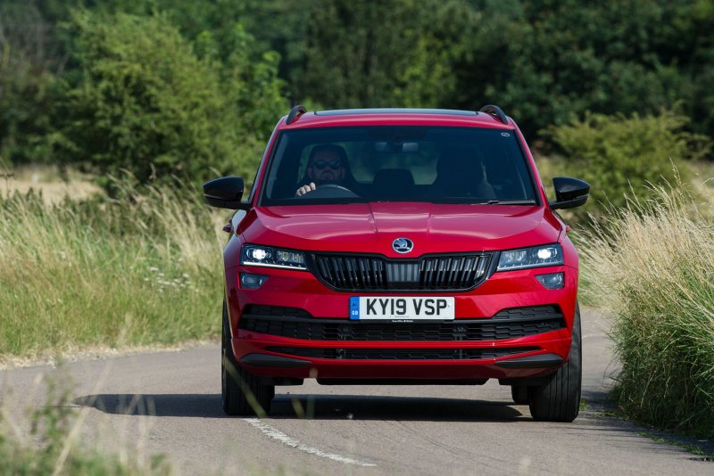 Skoda Karoq 2020 и Volkswagen Tiguan