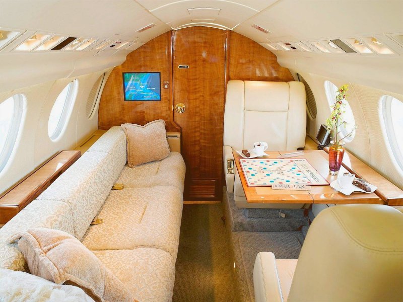Falcon 50 Jet