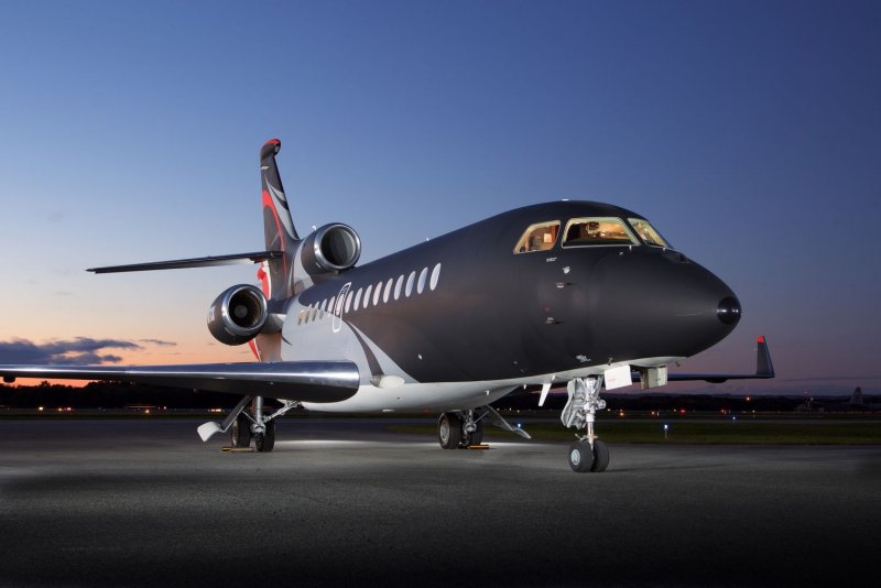 Частный самолет Falcon 7x