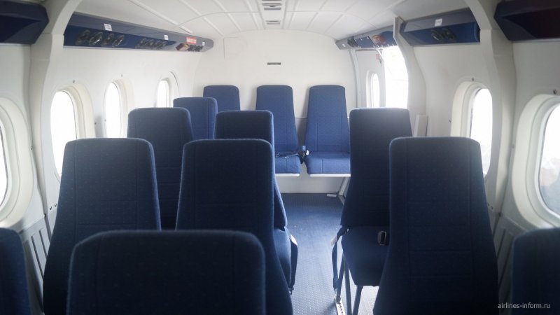DHC-6-400 салон