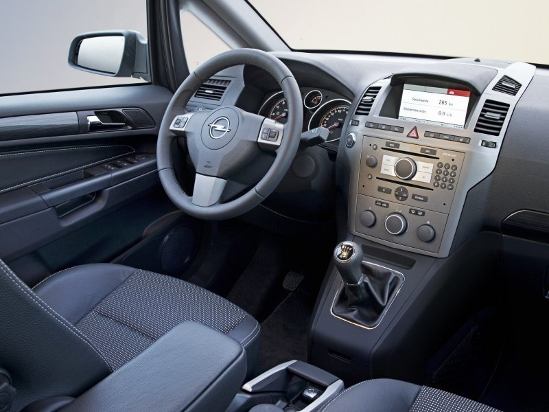 Opel Zafira 2005 салон