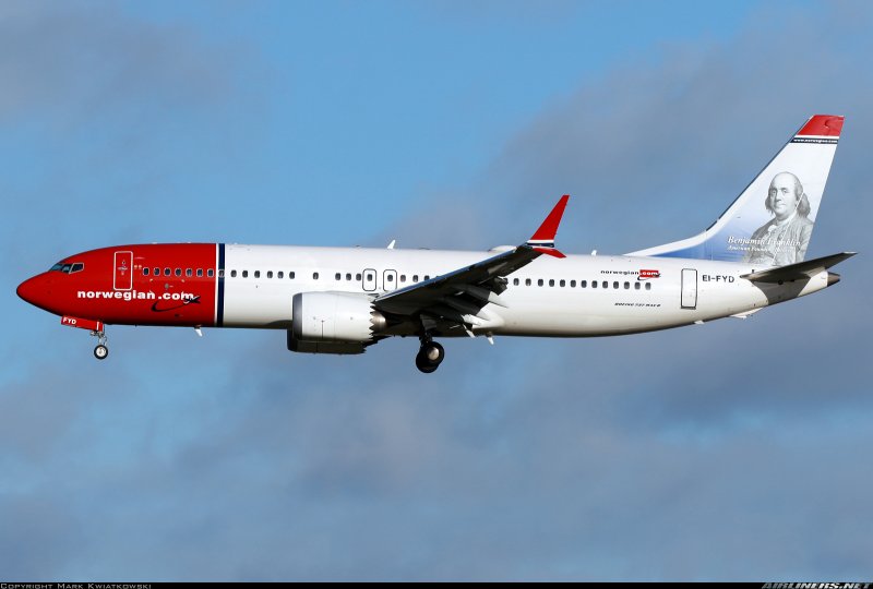 Звезда 737 Max 8 Декаль