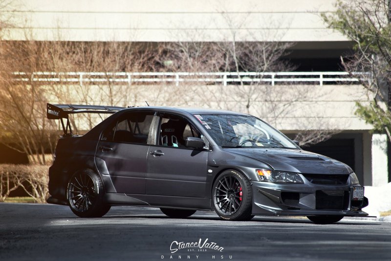 Mitsubishi Lancer Evolution IX tuned