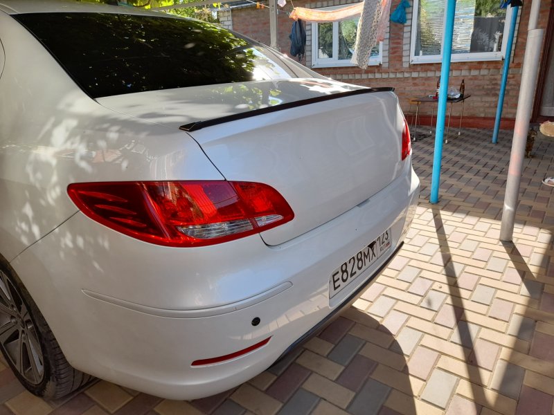 Peugeot 408 спойлер