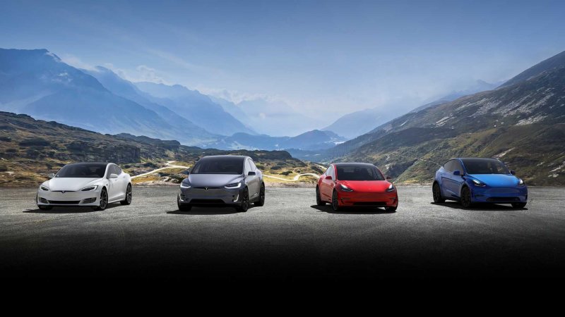 Tesla автомобильный ряд