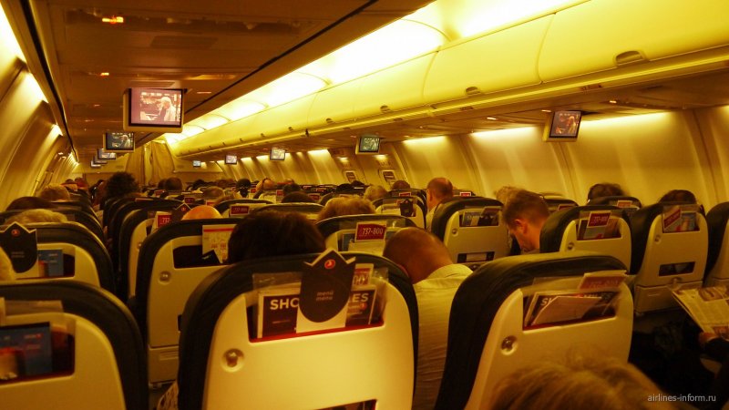 Boeing 737-800 Turkish Airlines салон
