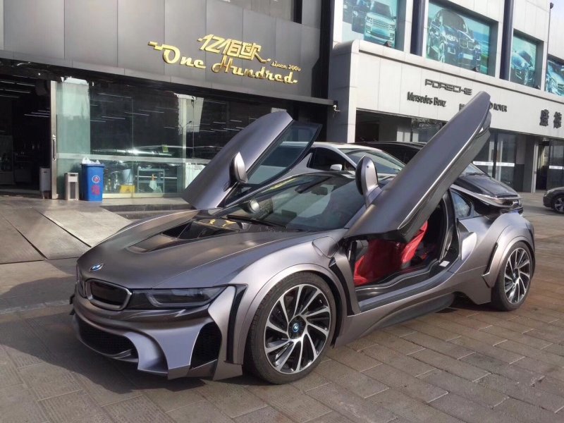 БМВ спорткар i8