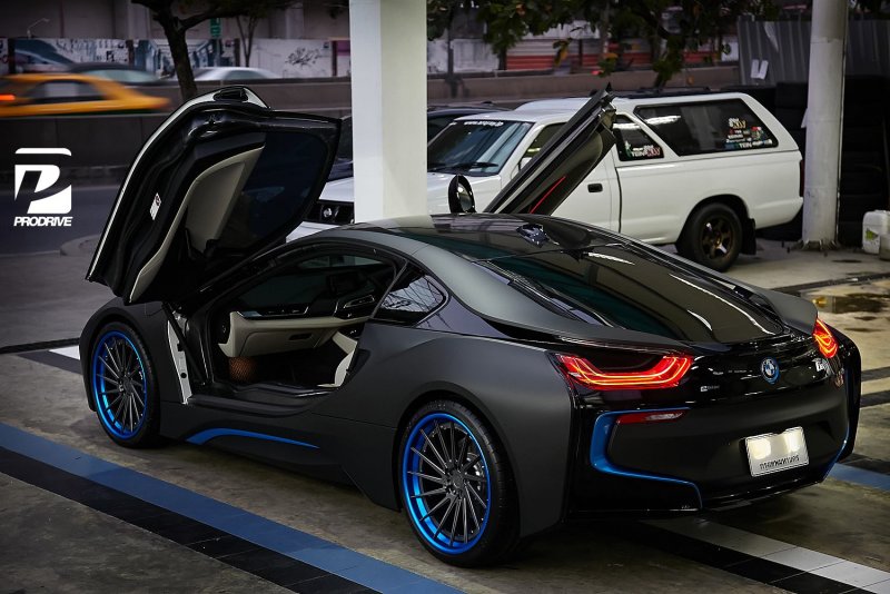 BMW i8
