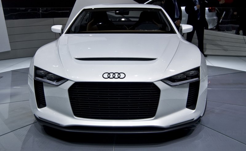Ауди ай 8 2015 год