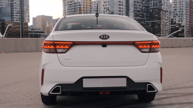 Kia Rio 2020 сзади