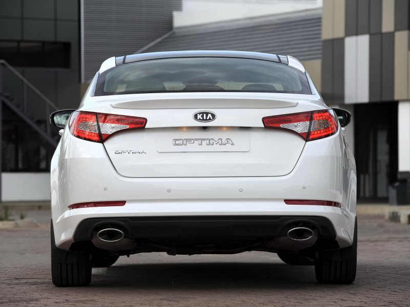 Kia Optima 2012 сзади