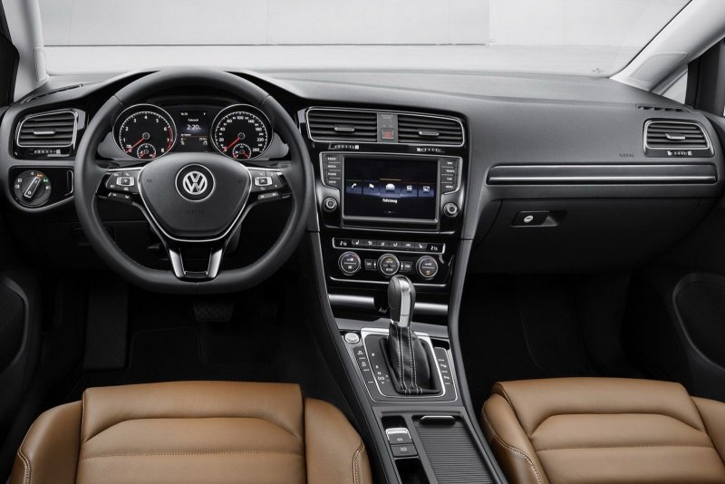Volkswagen Golf VII салон