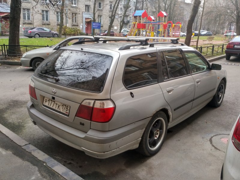 Nissan Wagon