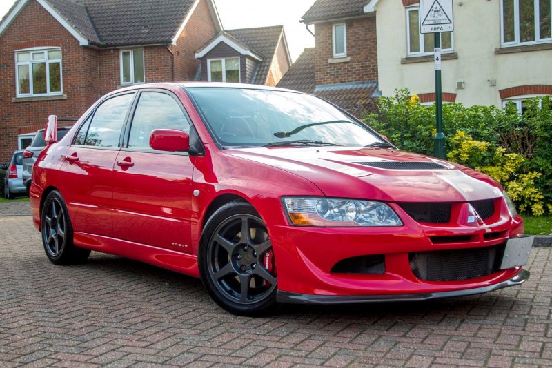 Mitsubishi Lancer Evolution 8 Red