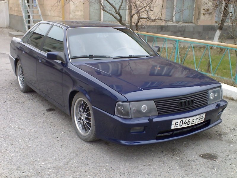 Ауди 100 с3 черная