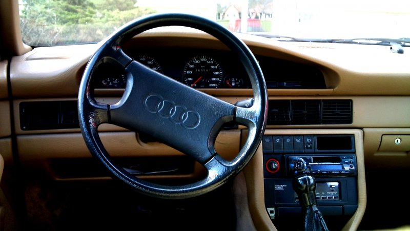 Audi 100 c3 Interior