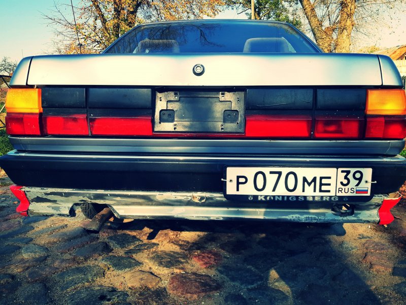 Бленда Audi 100 c3
