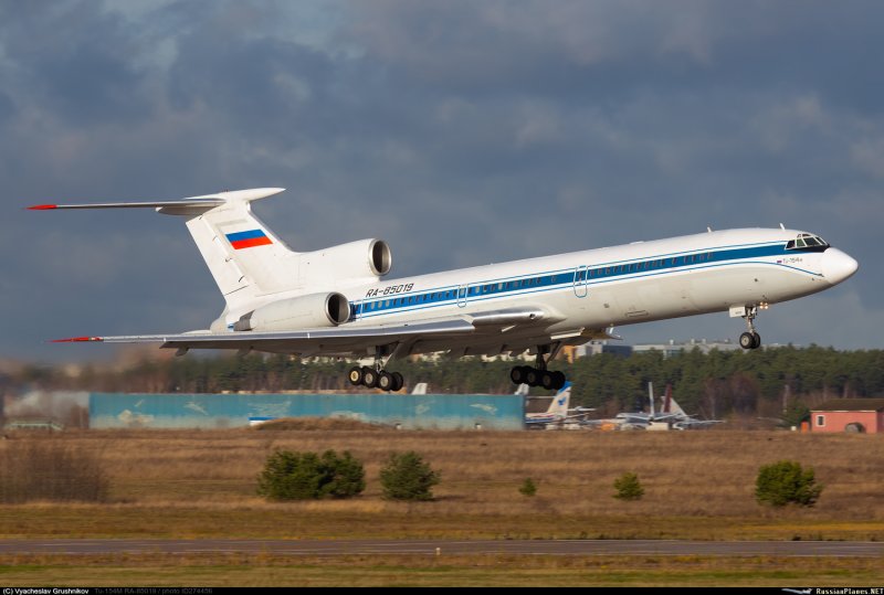Новофедоровка белый самолет ту 22