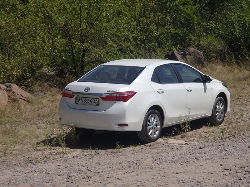 Toyota Corolla e120 седан