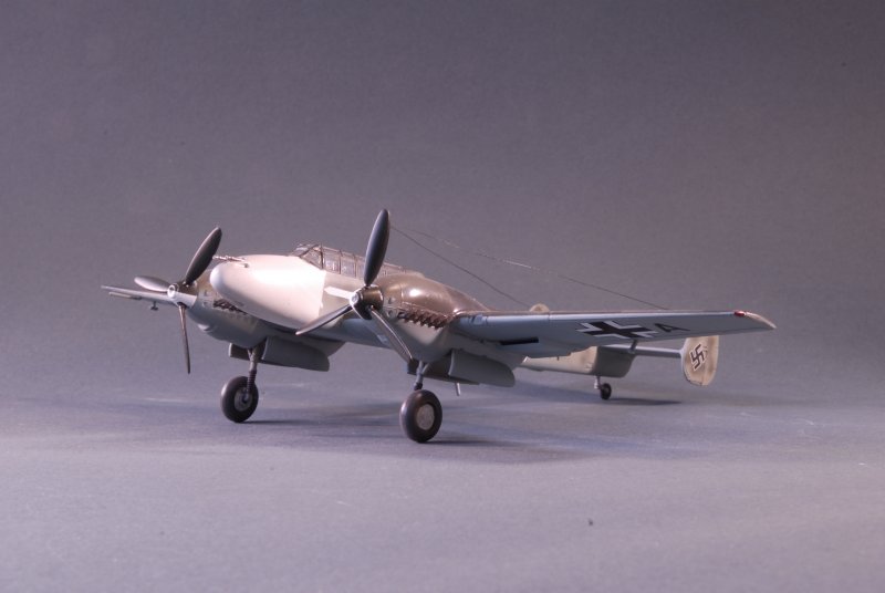 HS 126 1/48 ICM