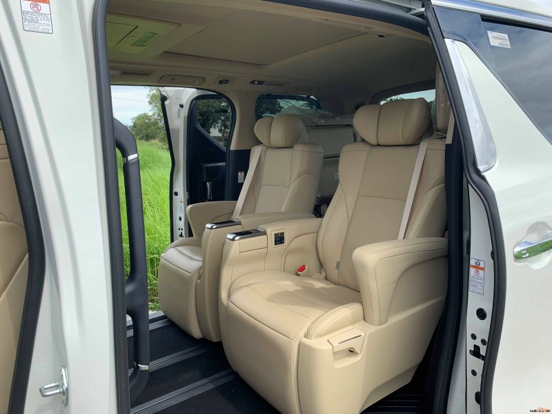 Toyota Alphard 2020 Interior