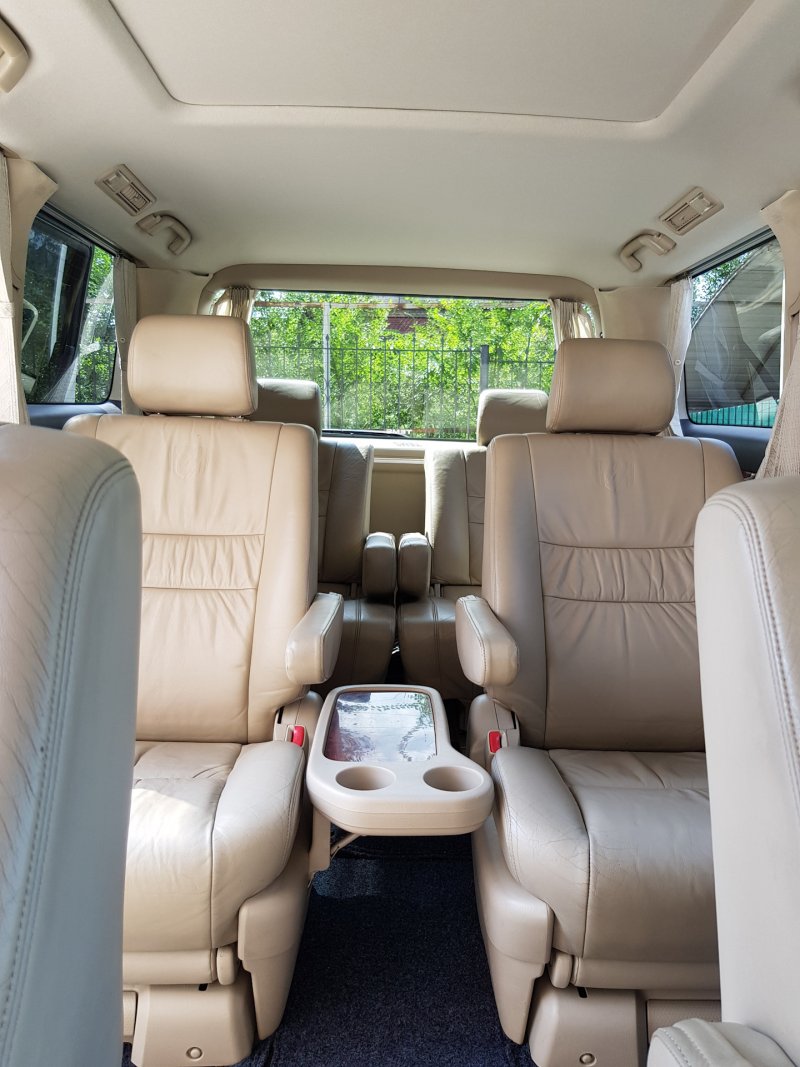Toyota Alphard салон