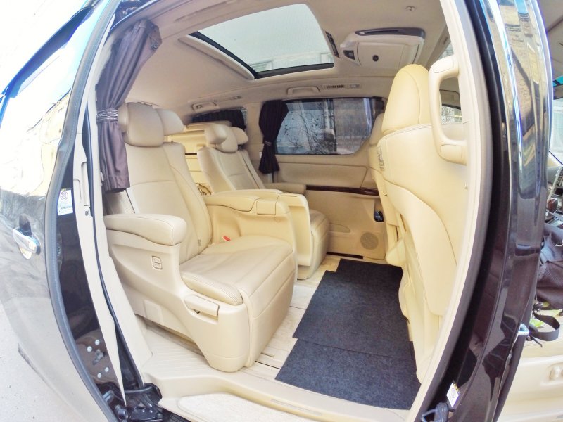 Toyota Alphard 3 салон