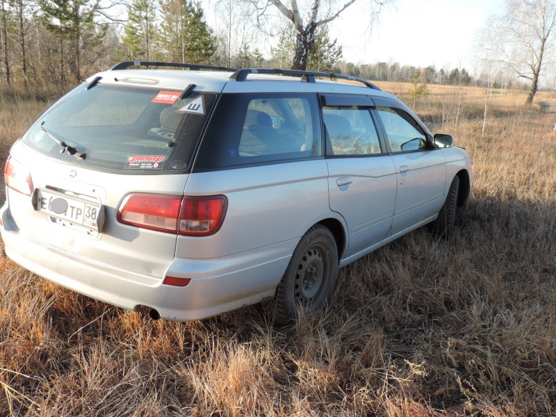 Ниссан Авенир 2001 год